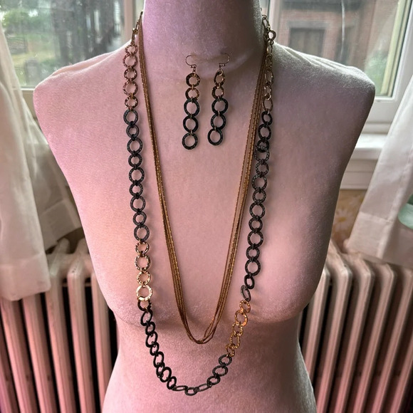 🫂Three piece necklace and earring set🫂 - Picture 1 of 4